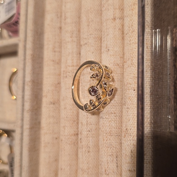 FASHION JEWELRY SILVERTONE & GOLDTONE FLORAL RING SIZE 7 - Picture 6 of 12